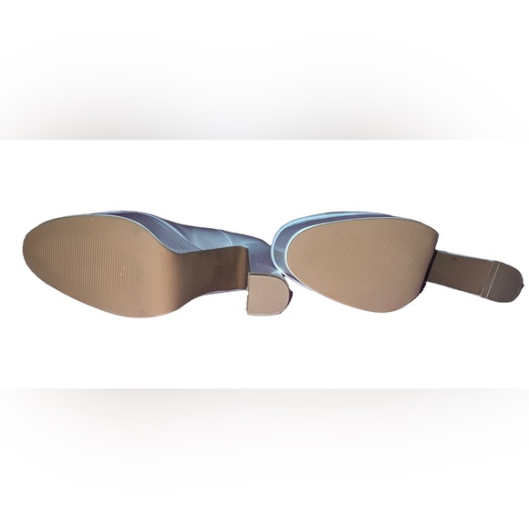 Ankle Strap Platform Pumps High Heels in White - Picture 5 of 6